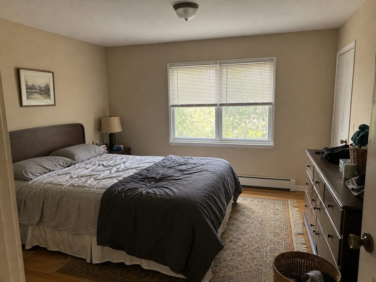 Original bedroom photo for room design AI sample